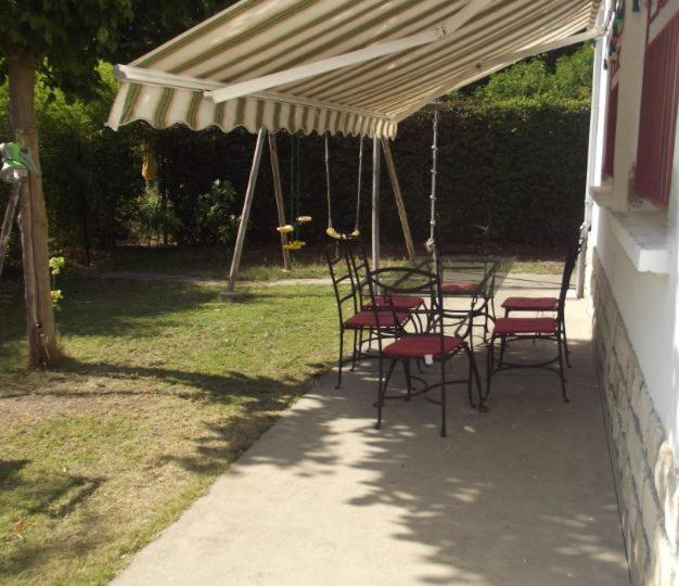 شقة Studio En Rez-De-Jardin Dans La Verdure آيكس أومبروفينس المظهر الخارجي الصورة